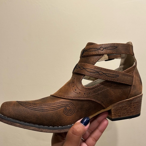 Roper Womens Willa Embroidery Snip Toe Cowboy Ankle Boots NWOT - Picture 4 of 6